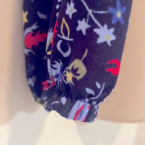 GAP lightweight flower poet peasant top - Picture 3 of 7